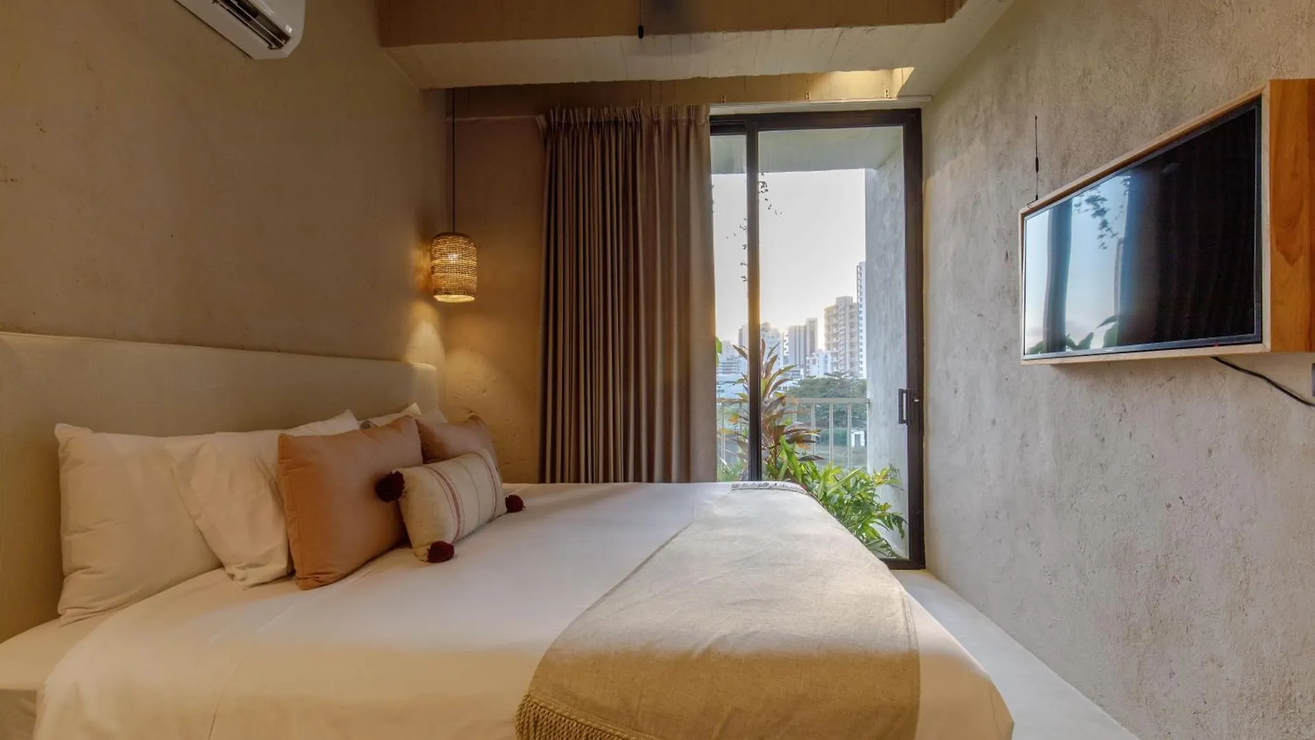 Bondo Estudio Cartagène 0*,  Colombie