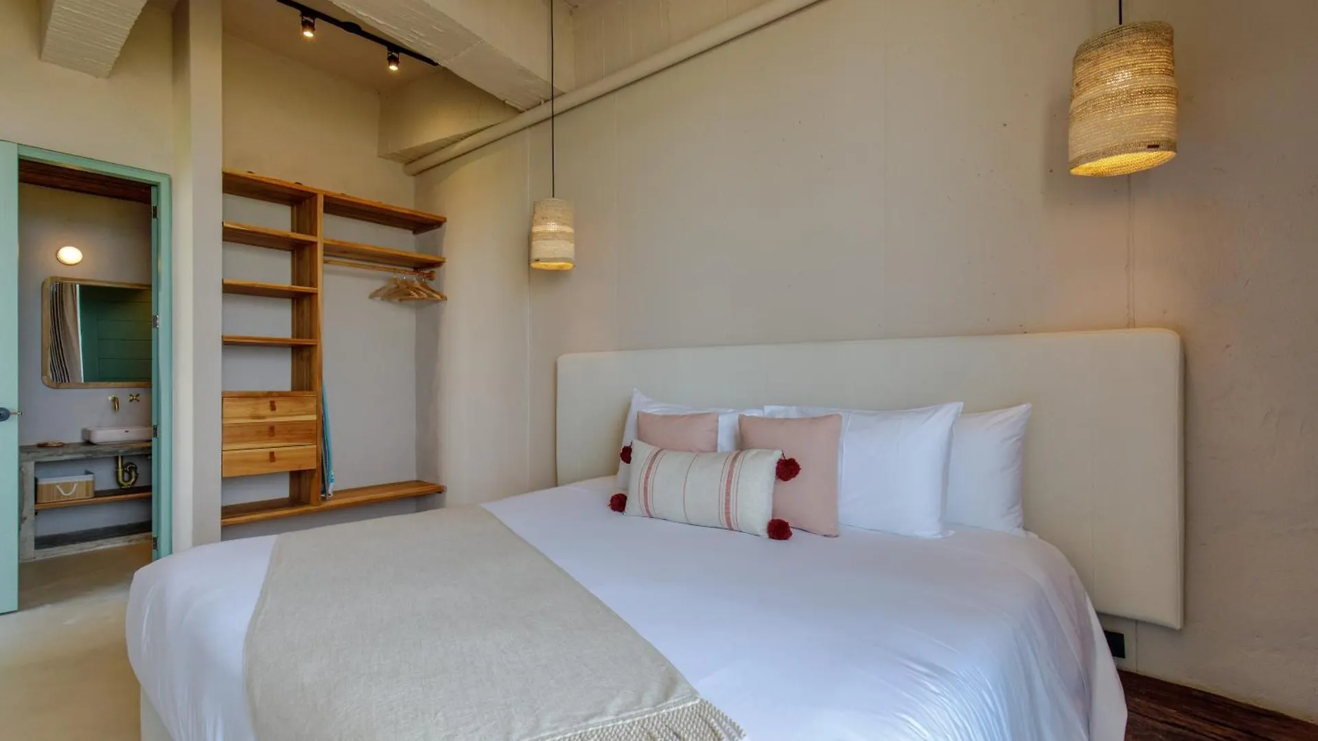 Bondo Estudio Cartagène 0*,